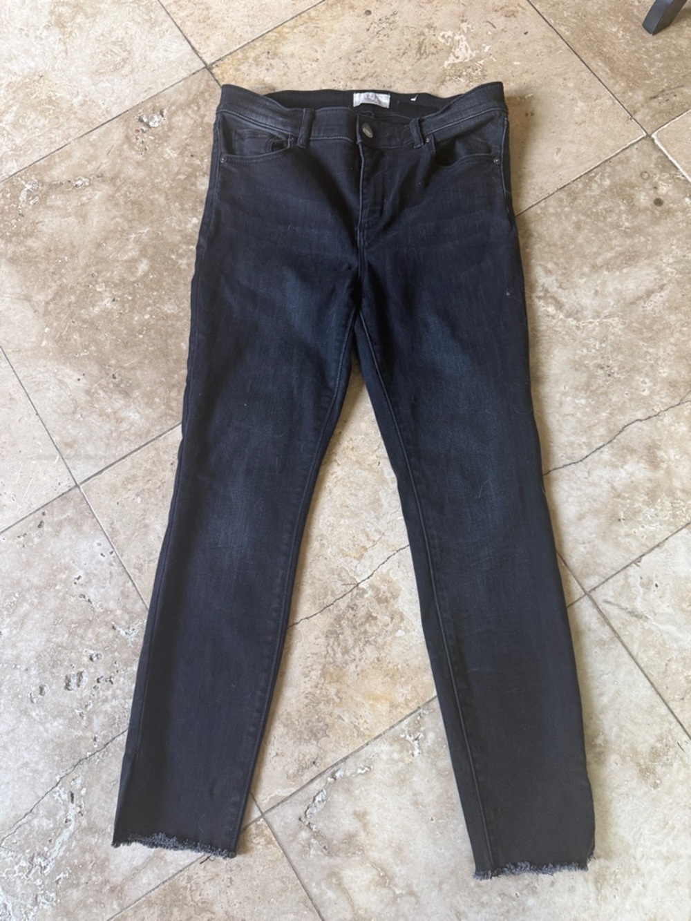 LOFT Ladies, size 8, petite black jeans excellent condition fringe him